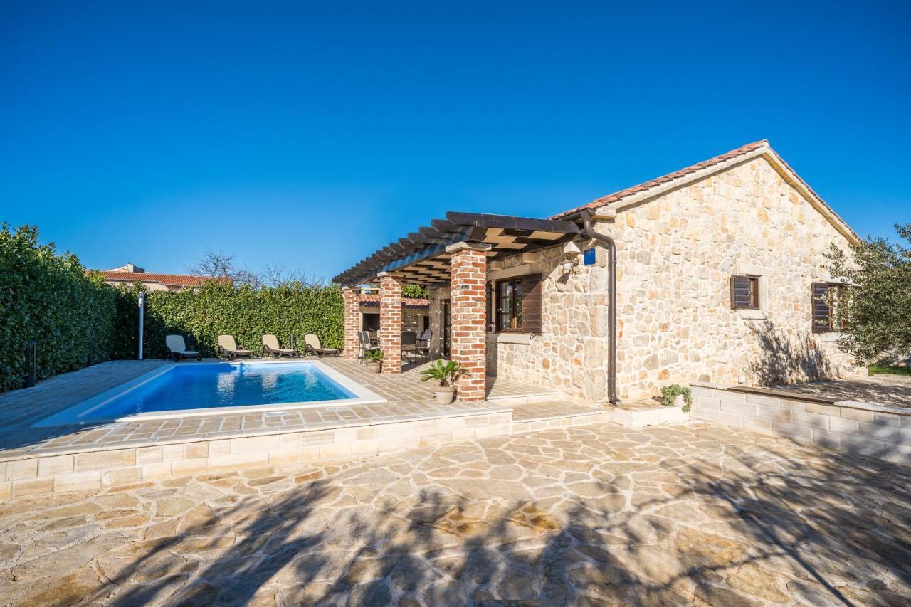 Holiday Home Sandra Sukošan Exterior foto